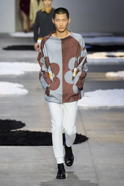 Look 49